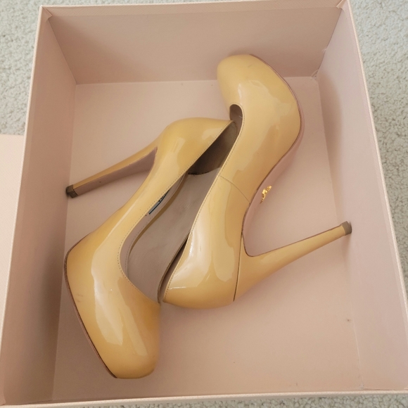 Prada Vernice Basic Patent Leather Pump Size 36 (5.5) high heel party office - Picture 4 of 11
